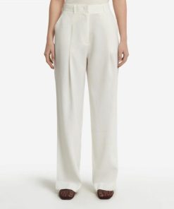 Taralawrence.shop007f4ea4be 2