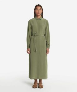 Taralawrence.shop0198ba5895 2