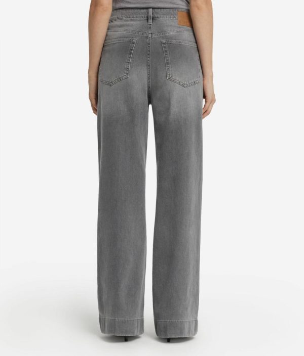 Taralawrence.shop03fa2f22e2 3