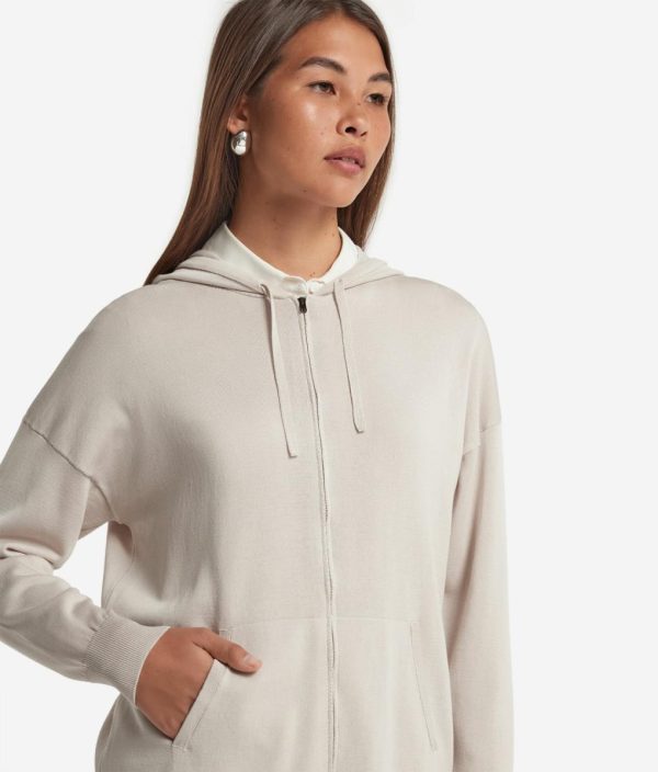 Taralawrence.shop053be4de24 4