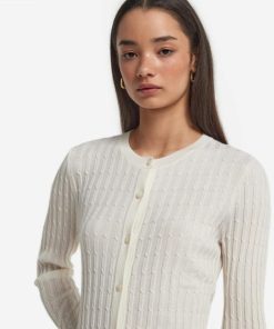 Taralawrence.shop054cdf6049 4