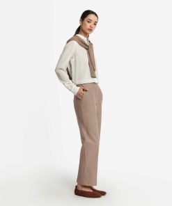 Taralawrence.shop07a5979077 1