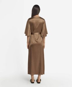 Taralawrence.shop104f6e40dc 3