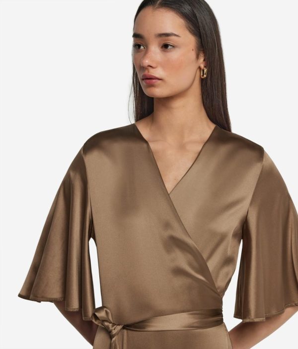 Taralawrence.shop104f6e40dc 4