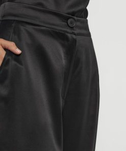 Taralawrence.shop1354429512 4