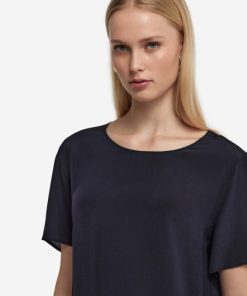 Taralawrence.shop14c0026d86 4