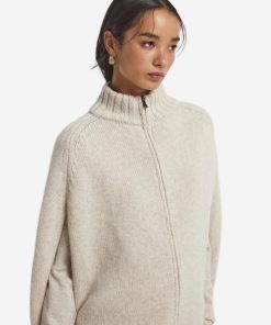 Taralawrence.shop1a06444784 4