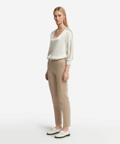 Taralawrence.shop22e11d94e7 1