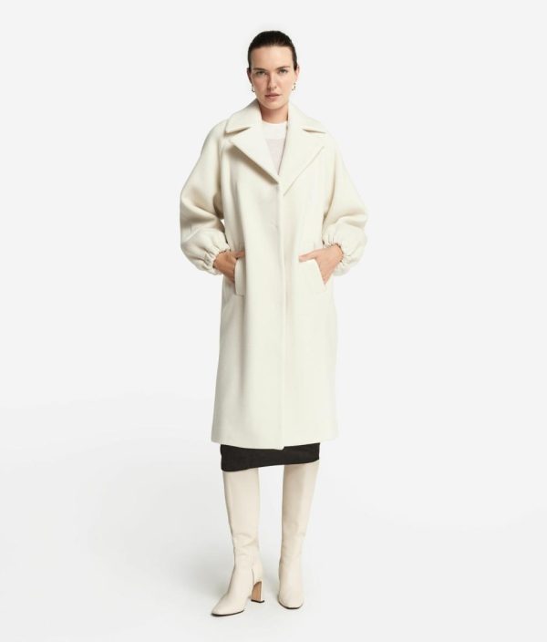 Taralawrence.shop23f7fc7c3d 1