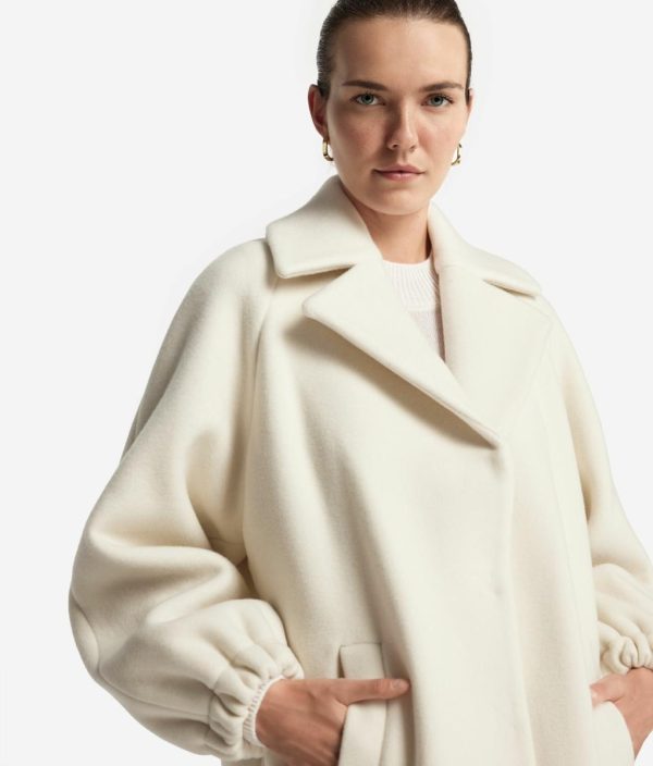 Taralawrence.shop23f7fc7c3d 4