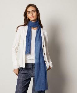 Taralawrence.shop24381f981d 1