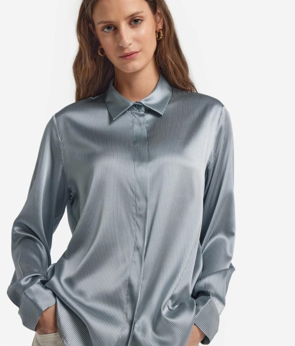 Taralawrence.shop26a61ff60d 4