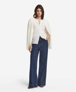 Taralawrence.shop277e21a766 4