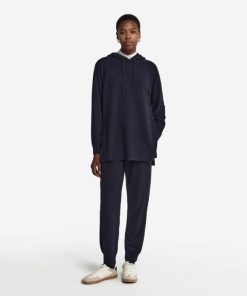 Taralawrence.shop28a72f40e2 1