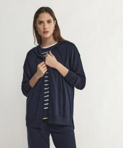 Taralawrence.shop2aad0a9e81 1