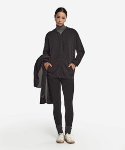 Taralawrence.shop2f62947f8d 1