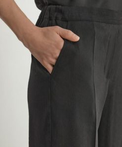 Taralawrence.shop30daf11734 4