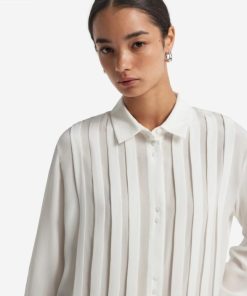 Taralawrence.shop32a9c118d0 4