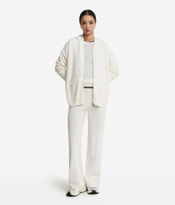 Taralawrence.shop352ecd19d7 1