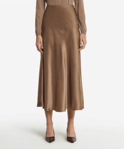 Taralawrence.shop35544638fd 2