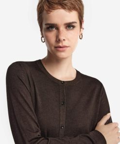 Taralawrence.shop38699fa3a7 4