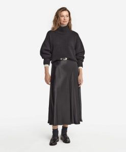 Taralawrence.shop3ecd61fec2 1