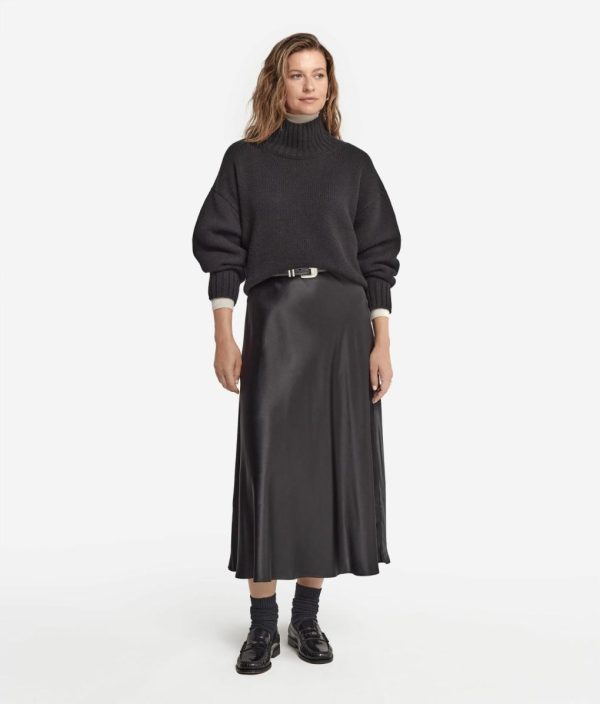 Taralawrence.shop3ecd61fec2 1