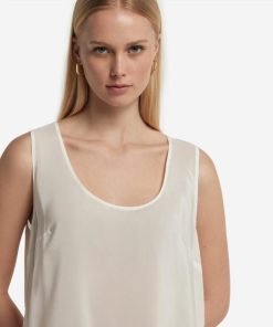 Taralawrence.shop4209ce189c 4