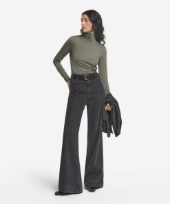 Taralawrence.shop44147119f9 1