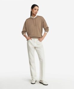 Taralawrence.shop4aa23f1c08 1