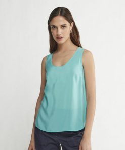 Taralawrence.shop4abc48ec48 2