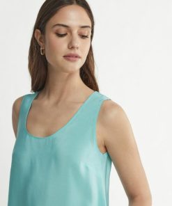 Taralawrence.shop4abc48ec48 4