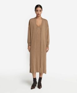 Taralawrence.shop4acc2b0f7c 2