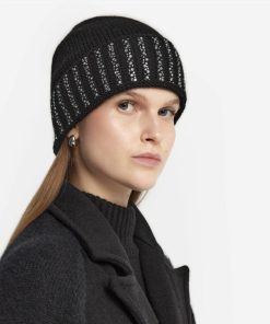 Taralawrence.shop4f89a06aa1 1