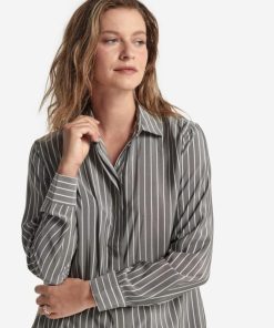 Taralawrence.shop5012e899ce 4