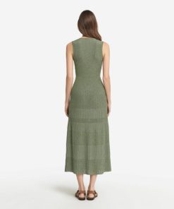 Taralawrence.shop50a5fffaeb 3