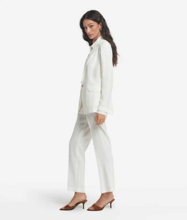 Taralawrence.shop50dbe3692d 1