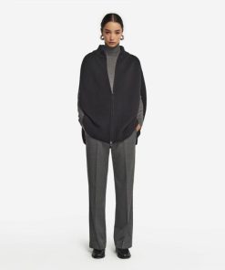 Taralawrence.shop52e443f3b4 1