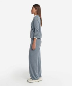 Taralawrence.shop56f7425e44 1