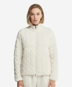 Taralawrence.shop5bc04d7245 2