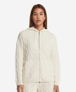 Taralawrence.shop5c13d11b8d 2