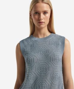 Taralawrence.shop5e0dd84172 4