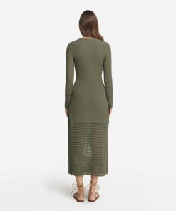 Taralawrence.shop61de038011 3