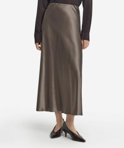 Taralawrence.shop6829097a10 2