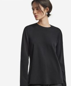 Taralawrence.shop687e5b6831 4