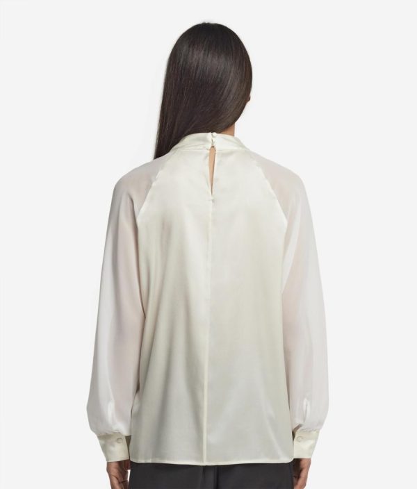 Taralawrence.shop6ae6203a5f 3