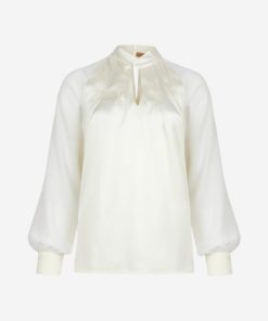 Taralawrence.shop6ae6203a5f 5