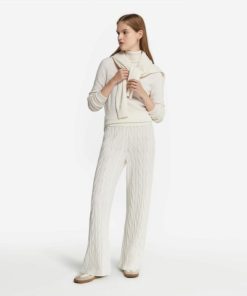 Taralawrence.shop7370d6699d 1