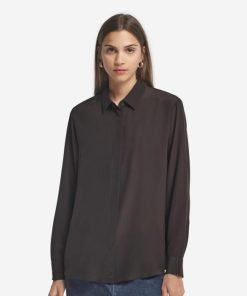 Taralawrence.shop77bebb2b49 2