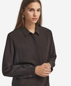 Taralawrence.shop77bebb2b49 4